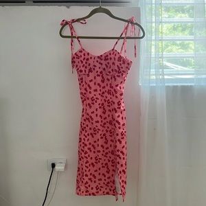 Nunca usado, moldea súper bien a tu cuerpo. Es para una persona delgada.